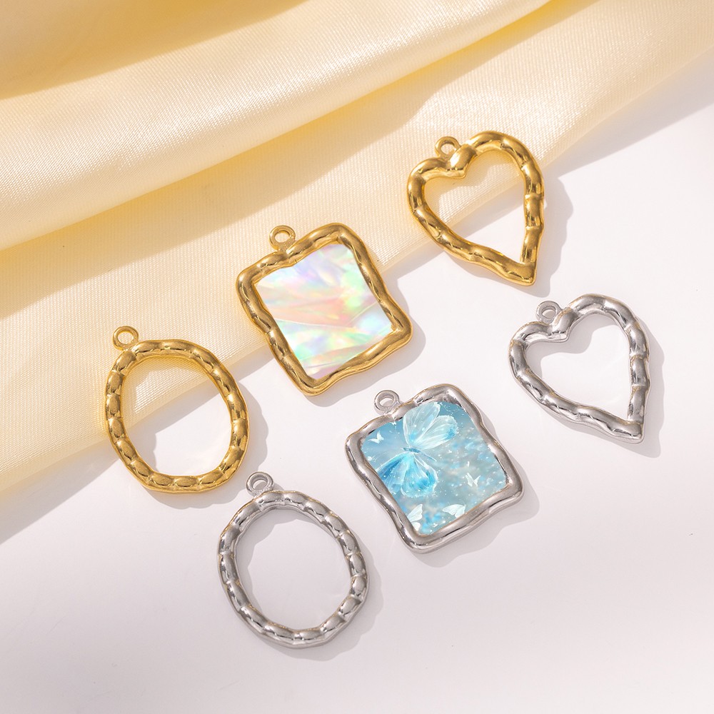 Vintage Item - 5pcs Stainless Steel Heart Round Open