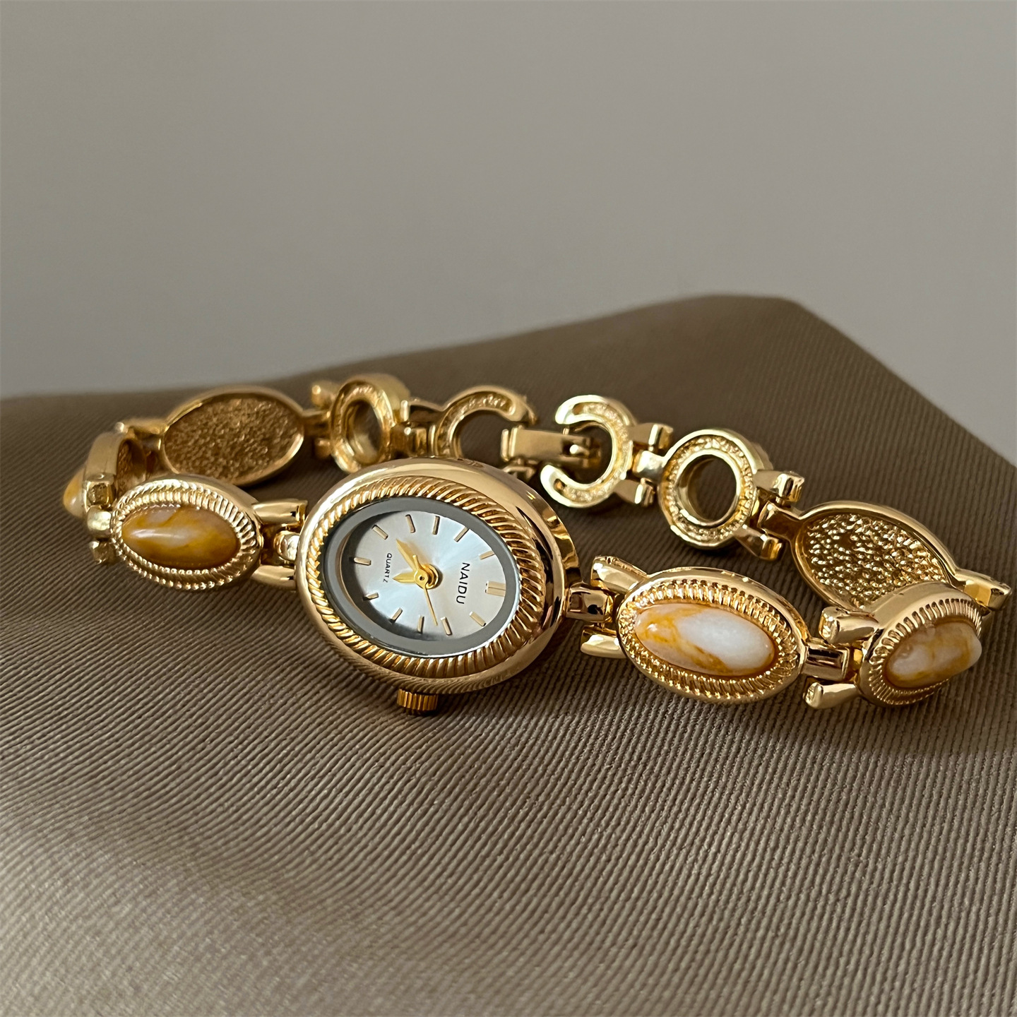 New Vintage Women's Watch with - Vintage Watch Crystal 评论和价格