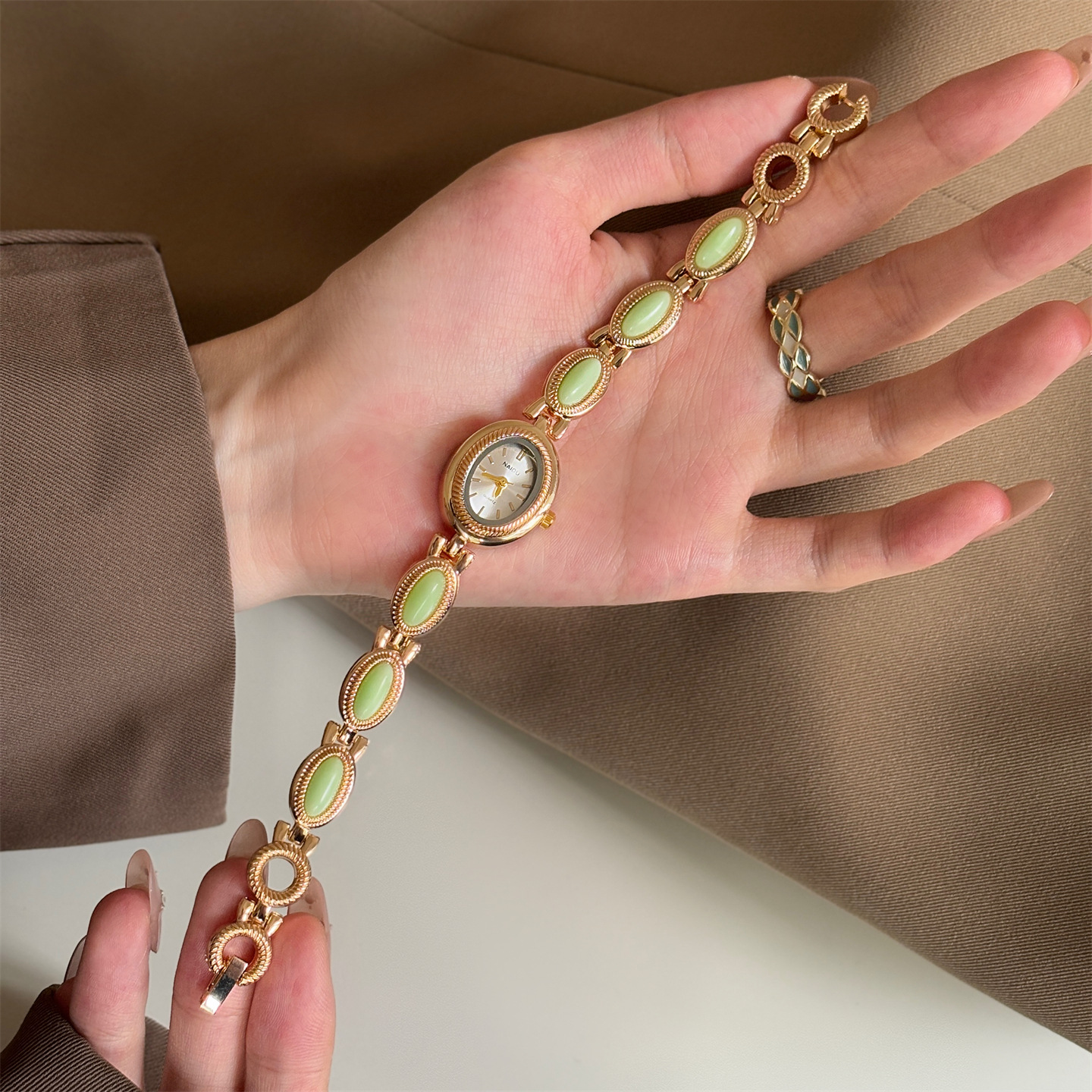 New Vintage Women's Watch with - Vintage Watch Crystal 评论和价格
