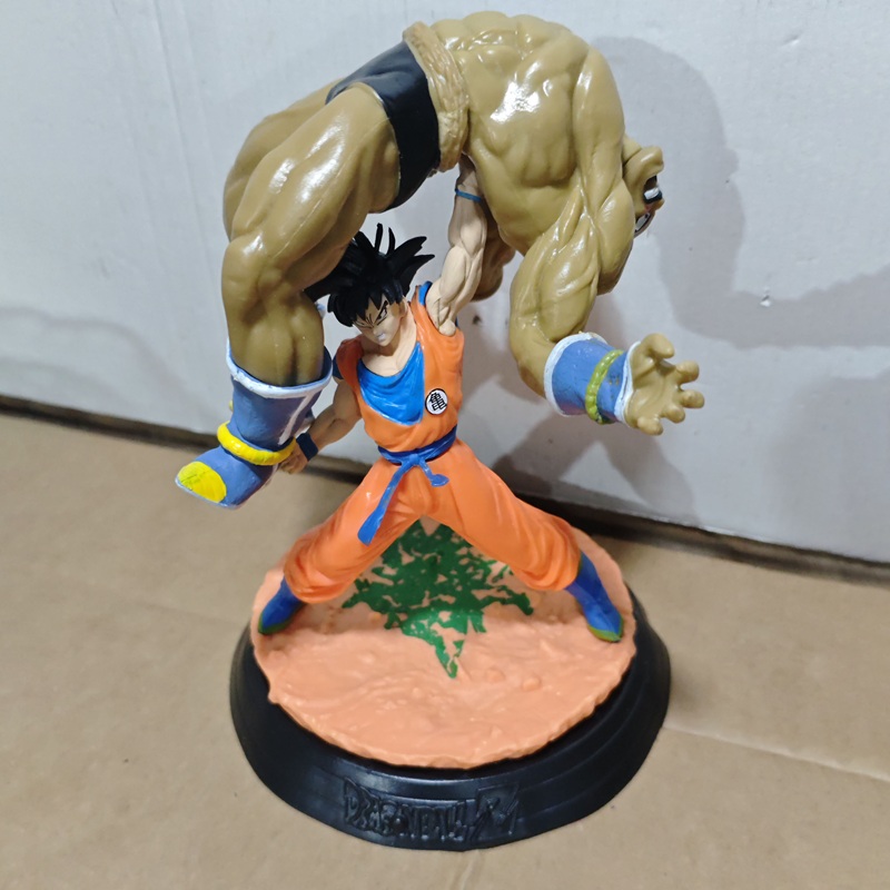 Dragon Ball Z Goku Carrying Na - Vintage Collectible Figurines 评论和价格