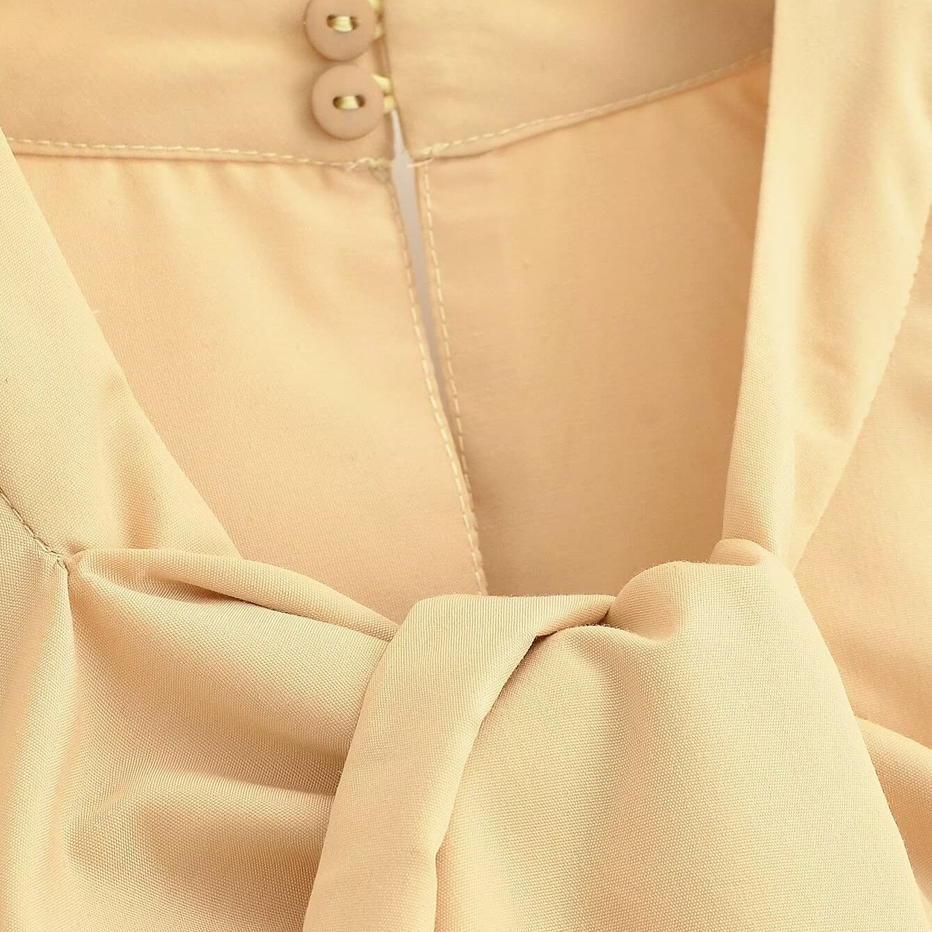 Casual Chic Stand Collar Tie D - Collectible Collection 评论和价格