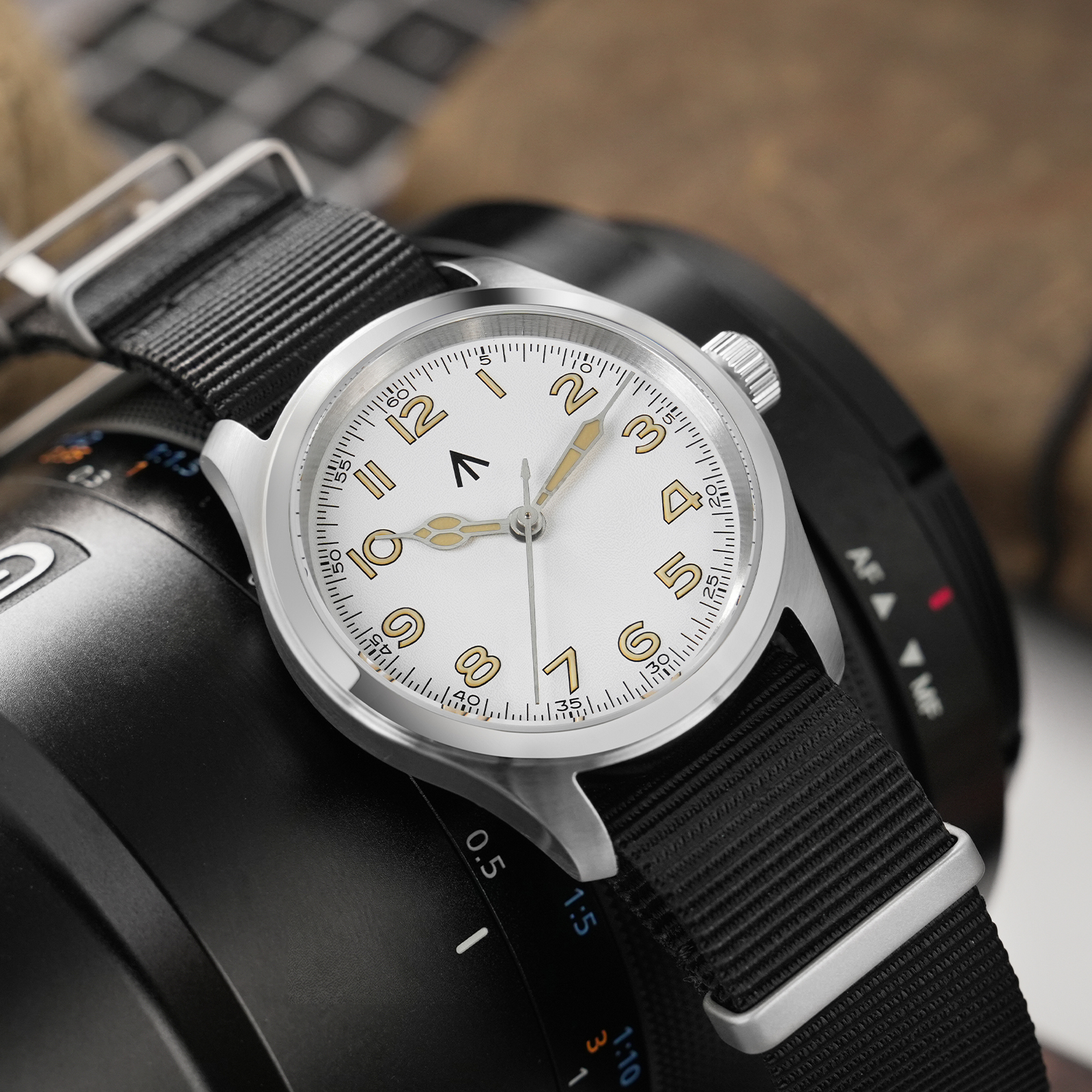 Militado ML08 Quartz Watch VH3 - Vintage Watch Crystal 评论和价格
