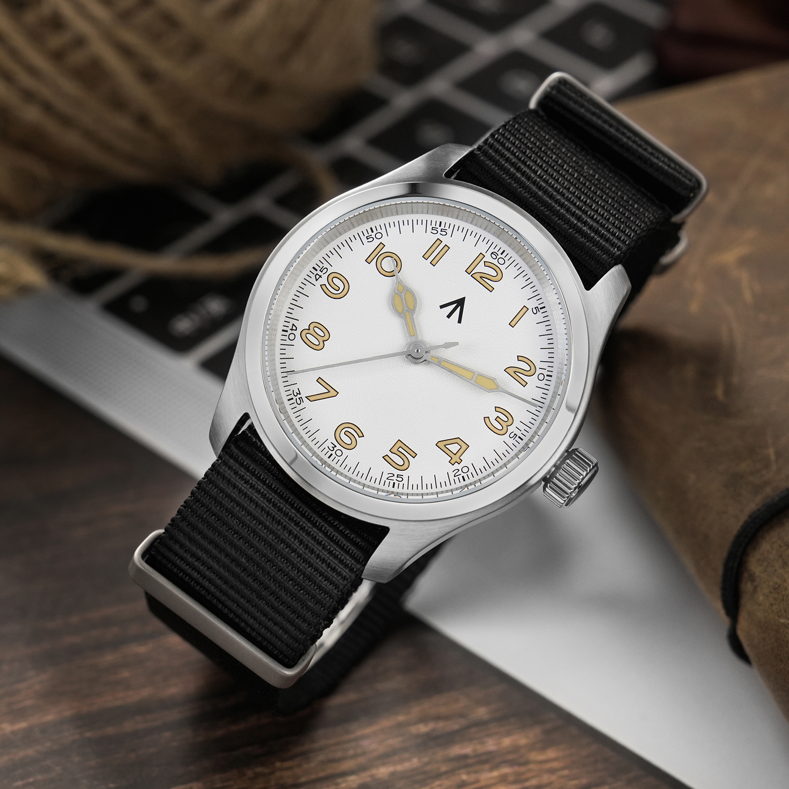 Militado ML08 Quartz Watch VH3 - Vintage Watch Crystal 评论和价格